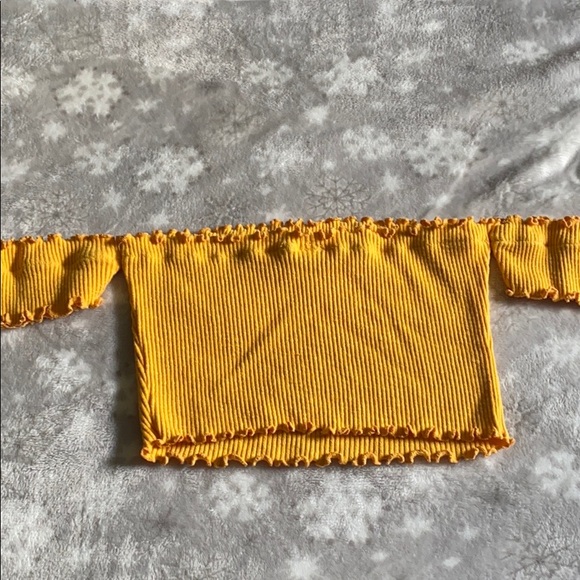 Off the shoulder Mustard crop top - Picture 3 of 3